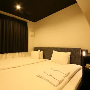 3* Hotel Trad Replay